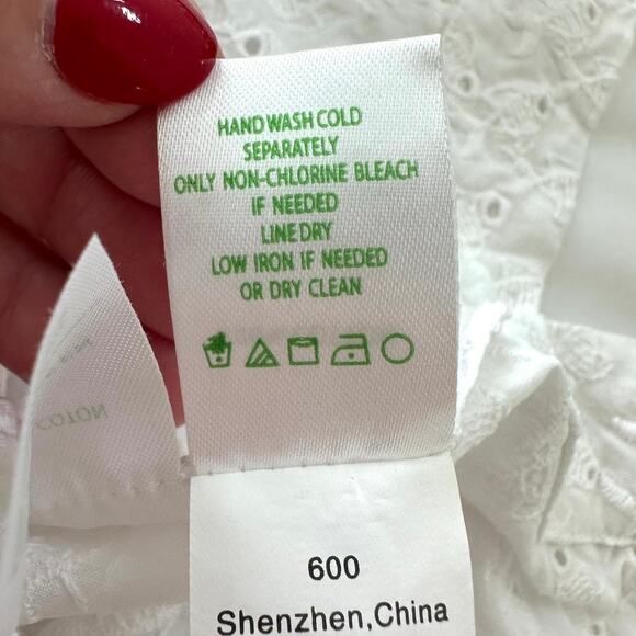 Lilly Pulitzer White Eyelet Fish Pattern Top Size S - Excellent Condition - Picture 8 of 8